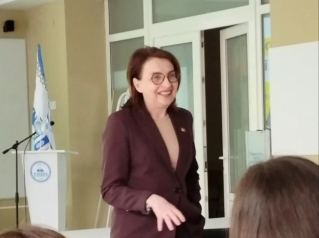 Ведуча тренінгу Олена Гузар